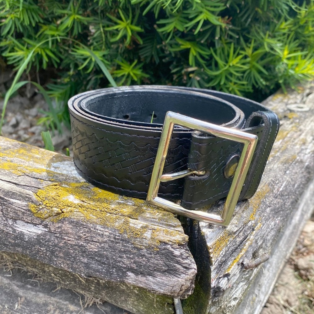 Vintage Embossed Leather Black‎ Belt Silver Buckle Size 38 Western Cowboy 1970s